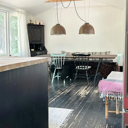 펜션 With Recycled Finds Near Nature