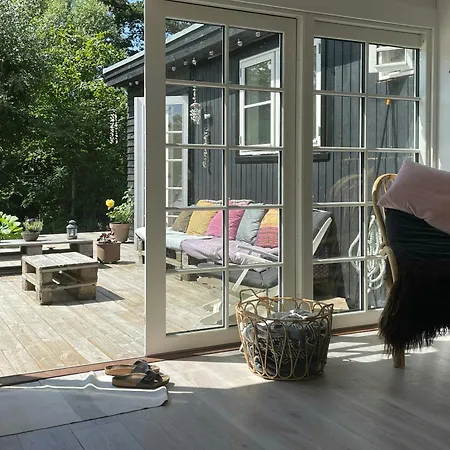 펜션 With Recycled Finds Near Nature Græsted