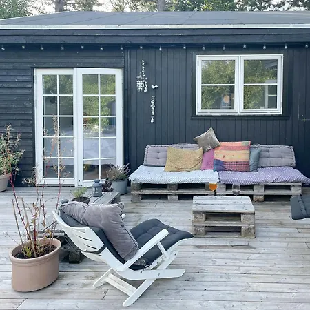 With Recycled Finds Near Nature *